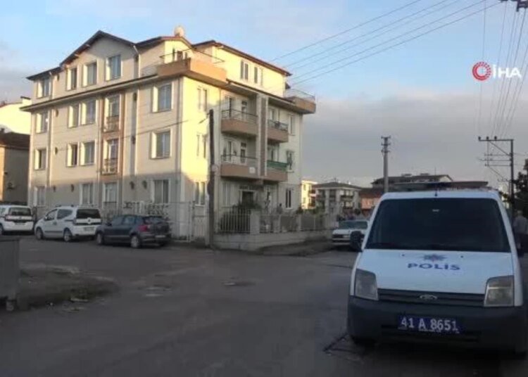 Eski medya çalışanı evinde ölü bulundu