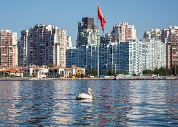 İzmir, Uluslararası Avrupa Demokrasi Başkenti Şehirler Ağı’na Katıldı
