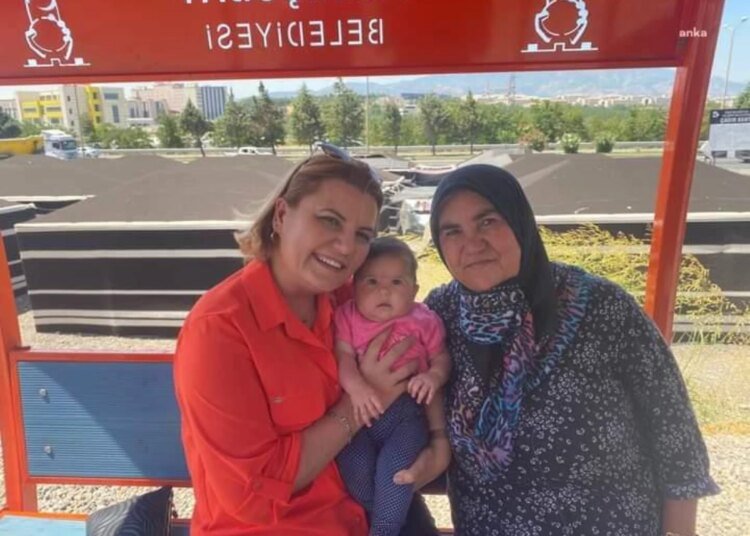 İzmit Belediye Başkanı Fatma Kaplan Hürriyet, Kahramanmaraş’taki Çadırkenti Ziyaret Etti
