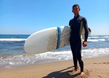 Kandıra’da çobanlık yapan genç sörfçü uluslararası arenalarda Türkiye’yi temsil etmek istiyor