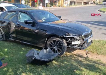 Kartepe’de Kavşak Kazası: 3 Kişi Yaralandı