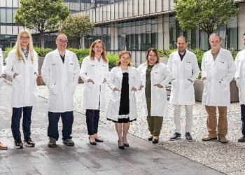 Koç Üniversitesi Hastanesi Demiyelinizan Santral Sinir Sistemi Hastalıkları Merkezi’nde Multidisipliner Yaklaşım Öne Çıkıyor