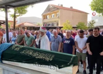 Sezaryenle doğumda fenalaşmıştı, son yolculuğuna uğurlandı