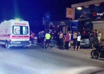 Yolun karşısına geçmek isteyen kadına otomobil çarptı