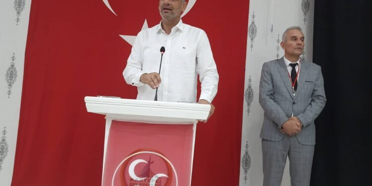 MHP Kartepe İlçe Başkanlığı Kongresi’nde; Üç liderin Fotoğrafı Altında “Ne Mutlu Türküm Diyene”