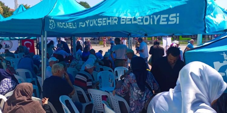 Terörle Mücadele Derneğinin Şehit ve Gaziler İçin, Düzenlediği Aşure İkramı İlgi Odağı Oldu.