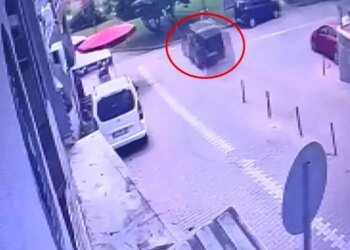 Darıca’da freni tutmayan araç ağaçlara çarptı