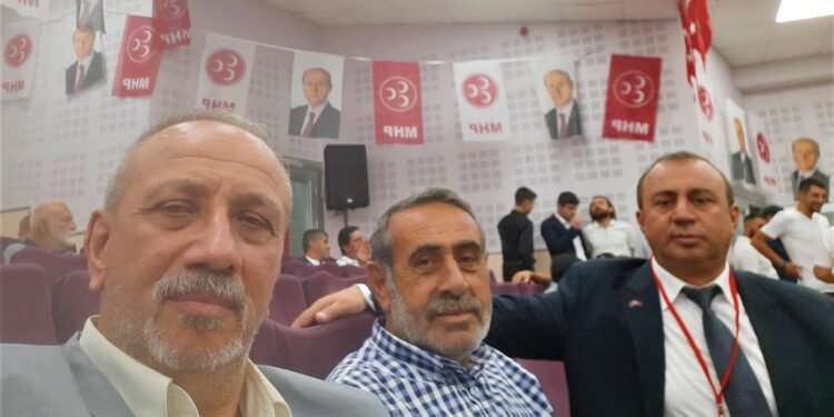 MHP Kartepe İlçe Başkanlığı Kongresi’nde; Üç liderin Fotoğrafı Altında “Ne Mutlu Türküm Diyene”