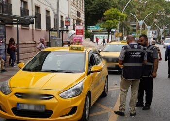 Kocaeli Büyükşehir ticari taksileri denetliyor