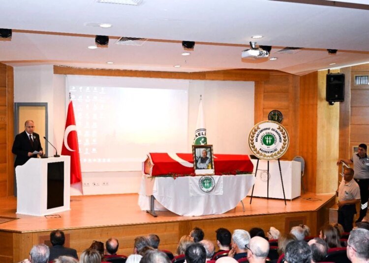 Kocaeli Üniversitesi Kurucu Rektörü Prof. Dr. Atıf Ural Son Yolculuğuna Uğurlandı