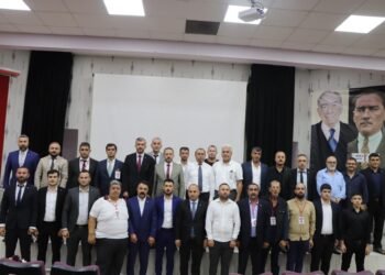 MHP Kartepe İlçe Başkanlığı Kongresi’nde; Üç liderin Fotoğrafı Altında “Ne Mutlu Türküm Diyene”