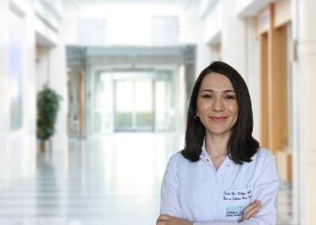 Akne Tedavisinde Altın İğne Yöntemi