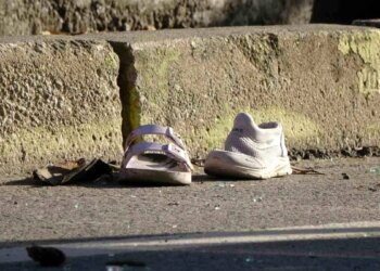 Freni Boşalan İşçi Servisi Anne ve Kızını Çarptı: 1 Ölü, 5 Yaralı
