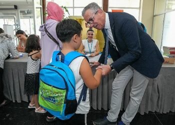 Gaziemir Belediyesi’nden bin 746 öğrenciye okul çantası