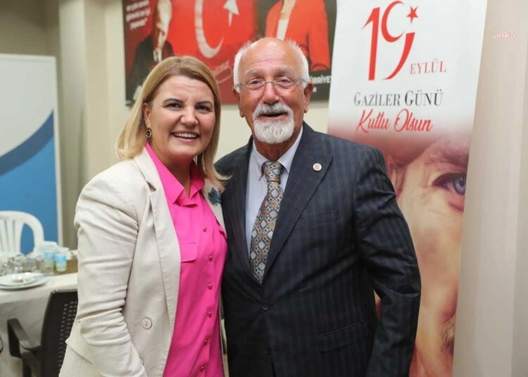 İzmit Belediye Başkanı Hürriyet, Gaziler ve Aileleriyle Bir Araya Geldi