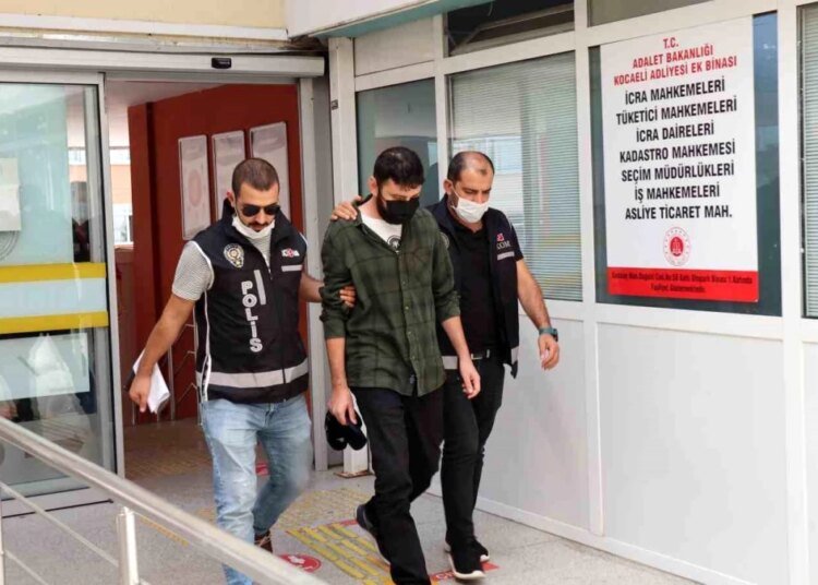 Kocaeli’de Yatırım Vaadiyle 23 Kişiyi 20 Milyon TL Dolandırdığı İddia Edilen Sanık Savunmasını Yaptı