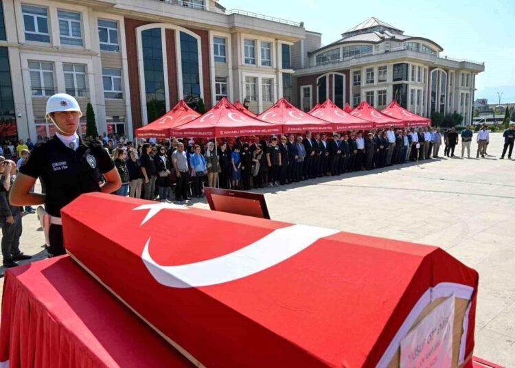 Kocaeli’nin Gölcük ilçesi Kaymakamı kansere yenik düştü