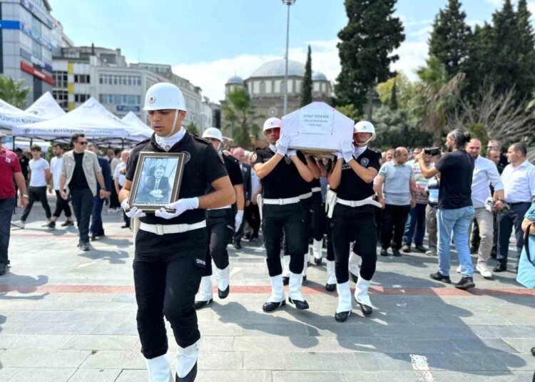 Kocaeli’nin Gölcük Kaymakamı Yusuf Özdemir Kansere Yenik Düştü