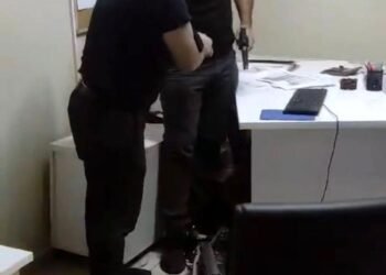 Öğretmen, arabasını satıp devrini yapmadığı şahsa saldırdı