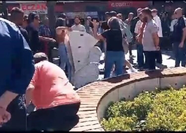 SMA hastası çocuğun yardım standına saldırı