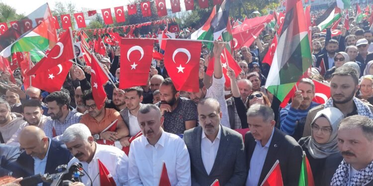 Büyük Filistin Yürüyüşünde; Kocaeli Kükredi.