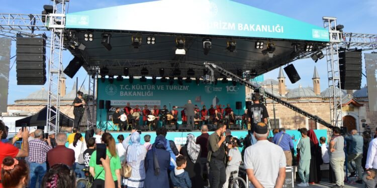 Konya Festivali’nde göz doldurdu