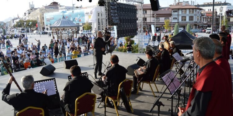 Konya Festivali’nde göz doldurdu