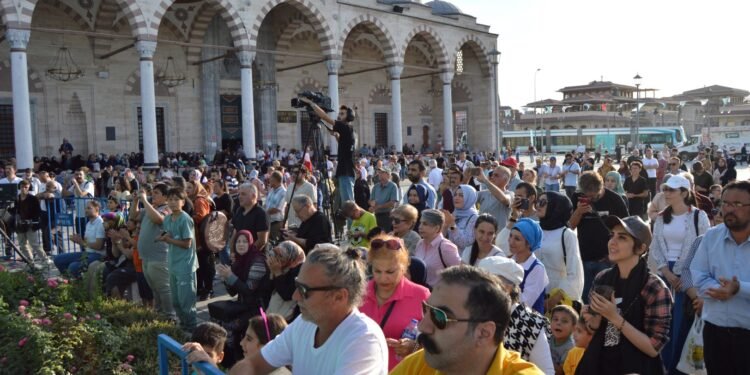 Konya Festivali’nde göz doldurdu
