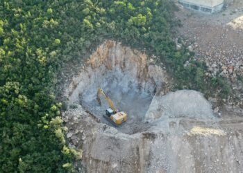 Dilovası Hastane yolunda köprü ayakları yükseliyor