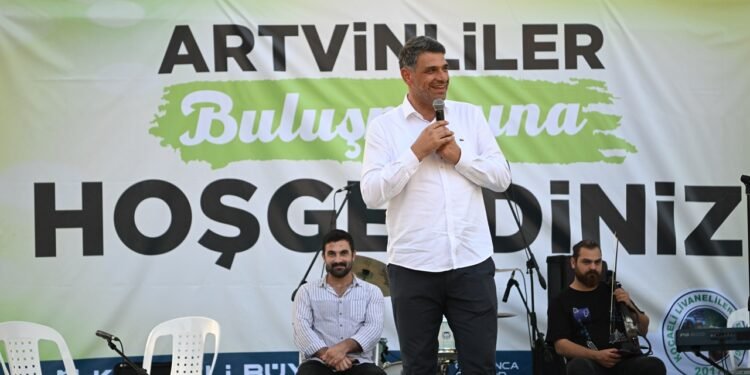 KARTEPE’DE ARTVİNLİLER PİKNİĞİNDE BULUŞTU