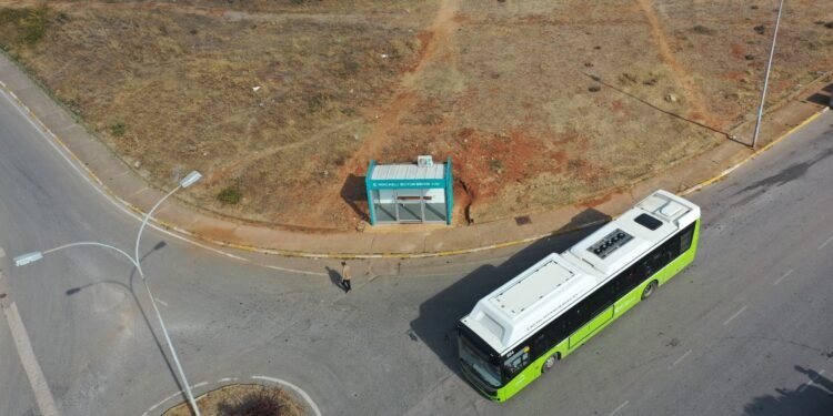 Kocaeli’de duraklar yenileniyor