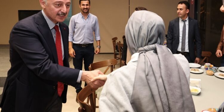her zaman yanınızda olacağız”