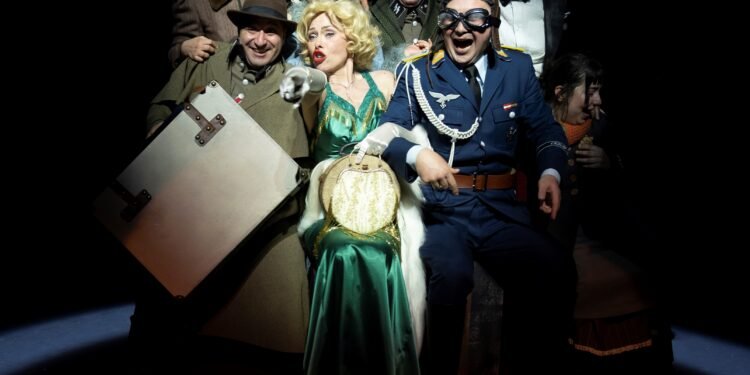 5 Ekim’de Şehrin tiyatrosu perdelerini açıyor