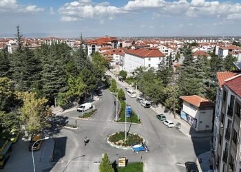 BAŞKAN ALTAY: “Akşehir Merkezdeki Caddeleri Sıcak Asfaltla Donatıyoruz”