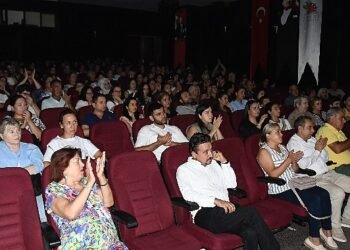 Kemer’de “Kaza Geliyorum Der” Oyunu Sahnelendi