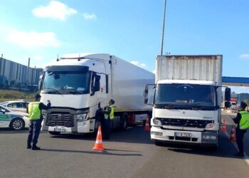 Kocaeli’de Jandarma Ekipleri Araçların Teknik Şartlarını Denetliyor