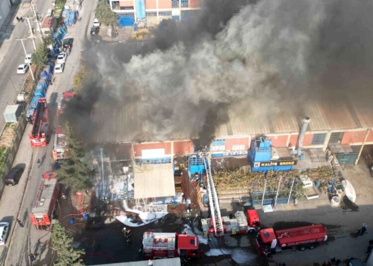 Kocaeli’deki Plastik Fabrikasında Kimyasal Tank Patladı