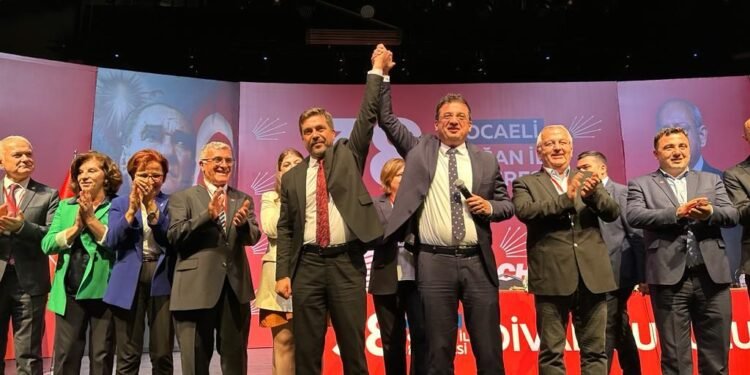 CHP Kocaeli İl BAŞKANI Bülent Sarı oldu