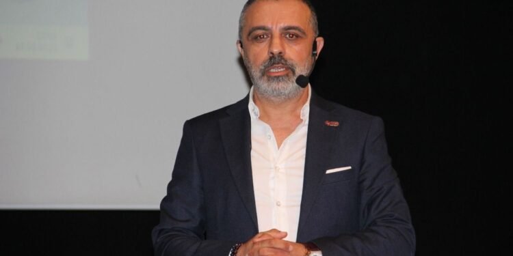 Kocaeli’de deprem öncesi yapılan binalarda yaşıyorlar