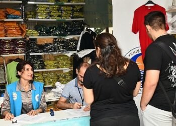 Yenişehir Belediyesinden Öğrencilere Okul Kıyafeti Desteği