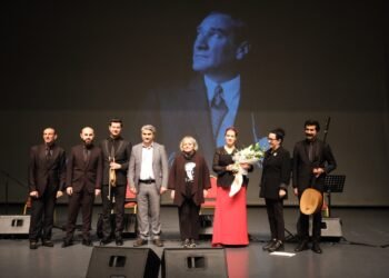 Büyük Önder sevdiği şarkı ve türkülerle anıldı