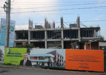 Gençlik hizmetlerinde durmak yok