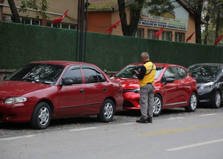 Yol üstü parklanmada yeni ücret tarifesi 6 Kasım’da