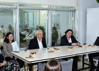 Başkan Selvitopu KARBEM öğretmenlerinin gününü kutladı