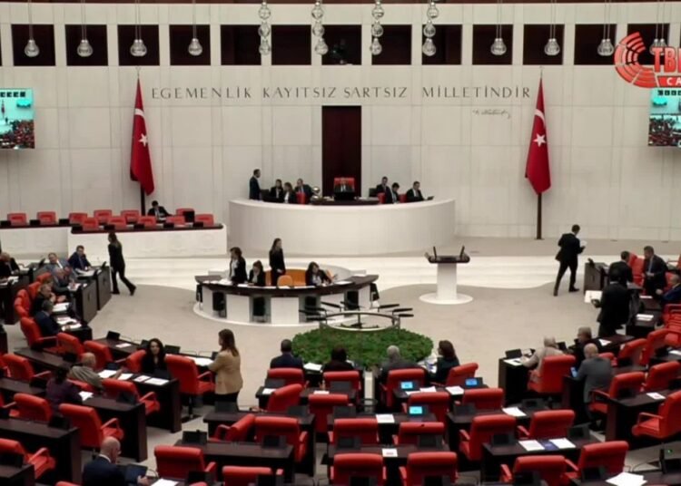 Gergerlioğlu ve Bahçeli Arasında Tepki Dolu Tartışma