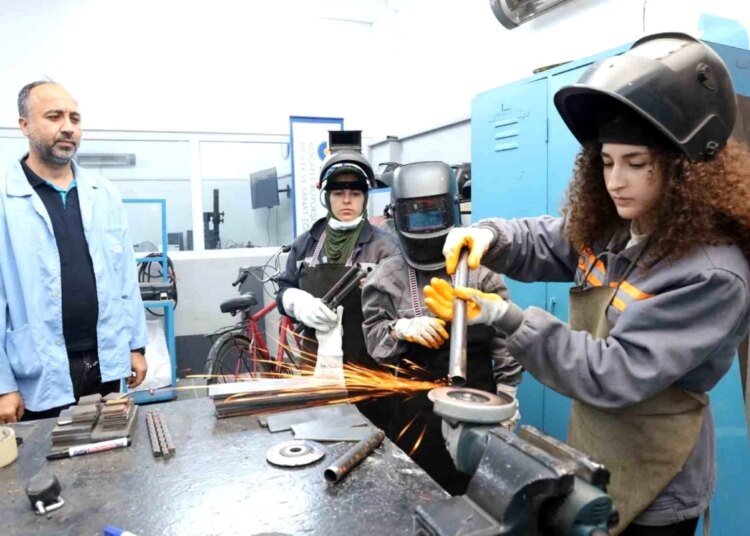 Kocaeli Üniversitesi Formula Takımı, KO-MEK ile başarılarına başarı katıyor