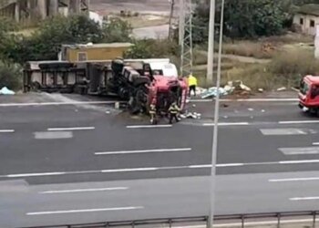 Osmangazi Köprüsü Girişinde Tır Devrildi