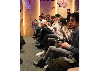 100. yılda 100 öğrenci iş dünyasının liderleri ile buluştu