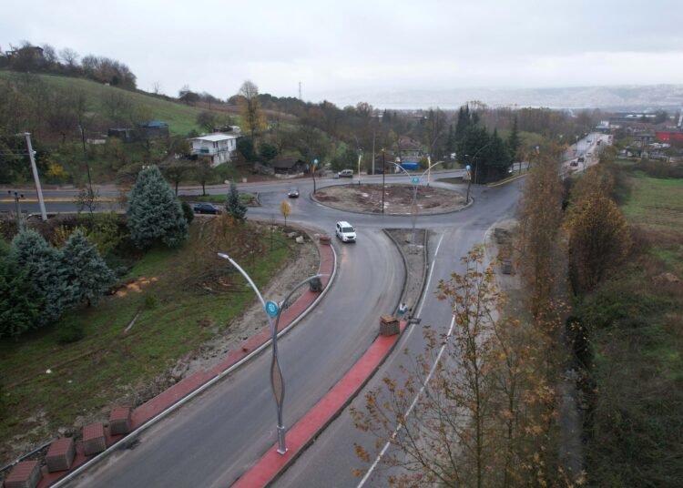 Başiskele’deki yeni kavşakla trafiğe düzen geldi