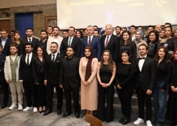 “Kentsel dönüşümü kentsel yenilenmeye dönüştürmeliyiz”